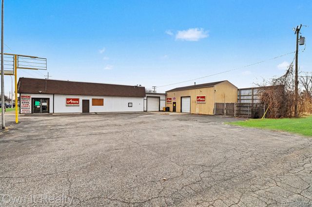 27427 Joy Road, Westland, MI 48185