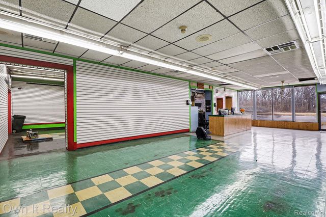 27427 Joy Road, Westland, MI 48185