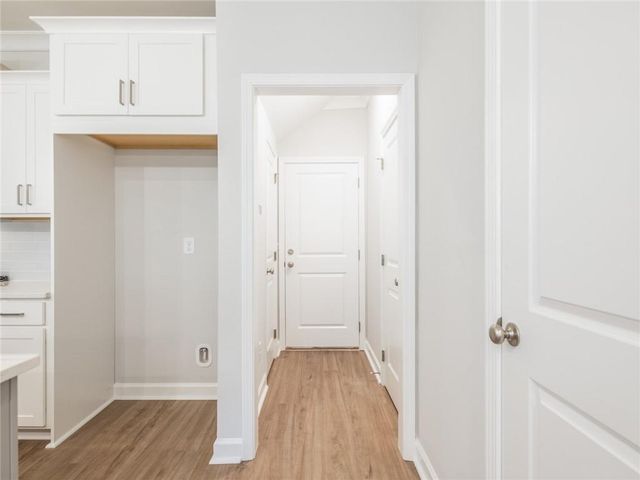 546 Feldspar Way, Lawrenceville, GA 30043