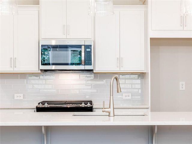 546 Feldspar Way, Lawrenceville, GA 30043