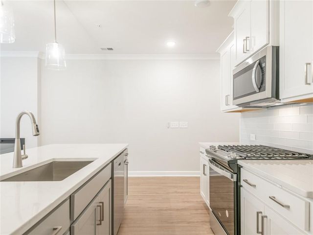 546 Feldspar Way, Lawrenceville, GA 30043