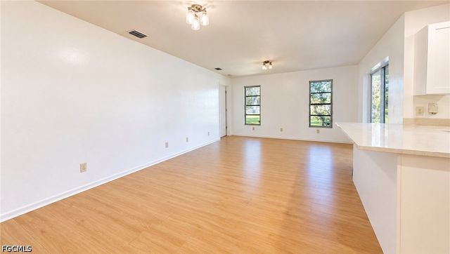 302 SE 1st PL, Cape Coral, FL 33990