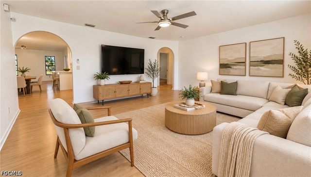 302 SE 1st PL, Cape Coral, FL 33990