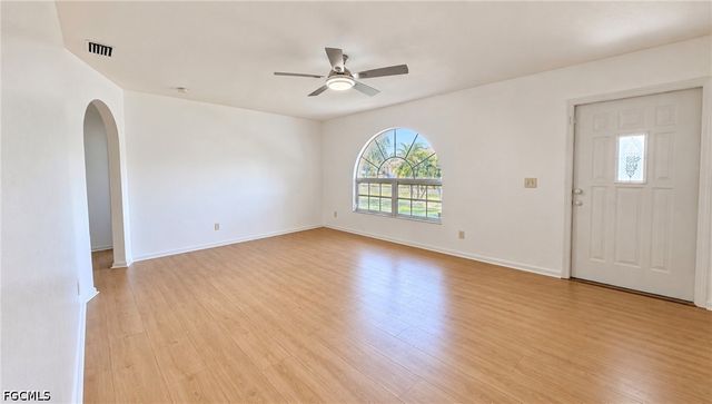302 SE 1st PL, Cape Coral, FL 33990