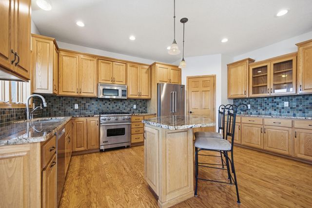 5135 Country Circle, Loretto, MN 55357