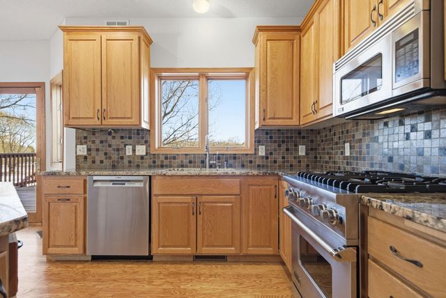 5135 Country Circle, Loretto, MN 55357