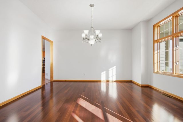 5135 Country Circle, Loretto, MN 55357