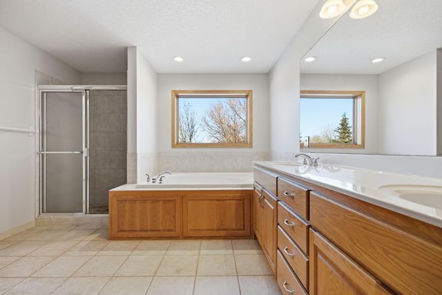 5135 Country Circle, Loretto, MN 55357