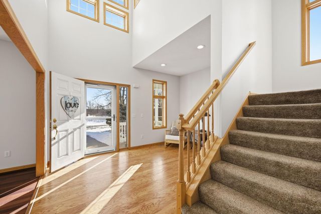 5135 Country Circle, Loretto, MN 55357