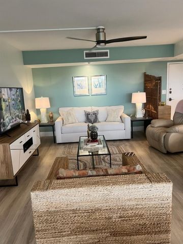 2500 NE 48th Ln 607, Fort Lauderdale, FL 33308