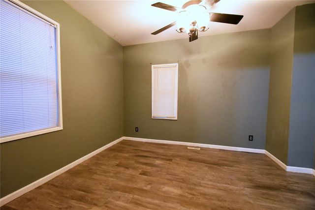 208 7TH Street SW, Cedar Rapids, IA 52404