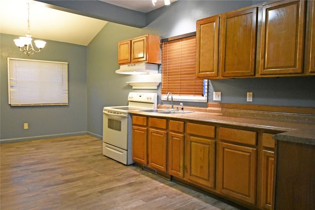 208 7TH Street SW, Cedar Rapids, IA 52404