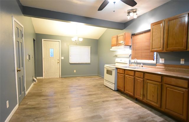 208 7TH Street SW, Cedar Rapids, IA 52404