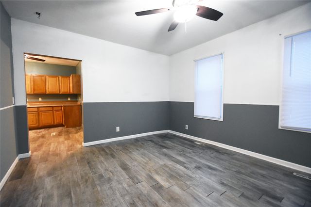 208 7TH Street SW, Cedar Rapids, IA 52404