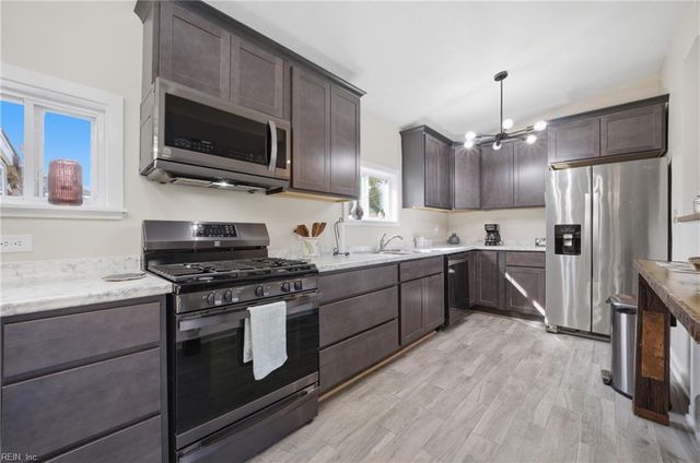 5009 Whitman LN, Virginia Beach, VA 23455