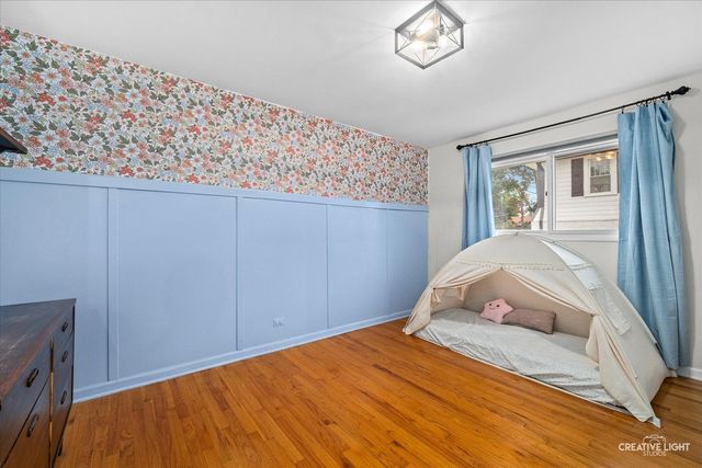 1022 E Jefferson Avenue, Wheaton, IL 60187