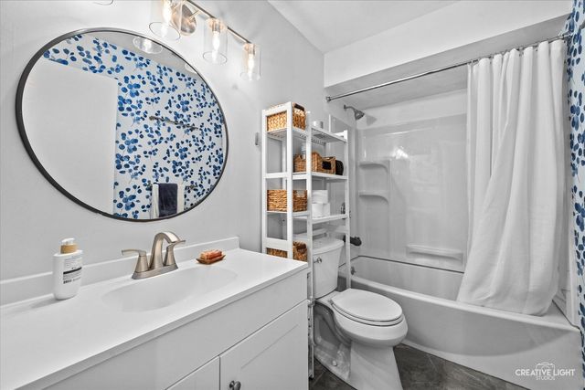 1022 E Jefferson Avenue, Wheaton, IL 60187