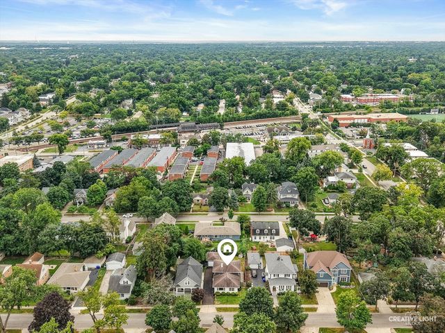 1022 E Jefferson Avenue, Wheaton, IL 60187