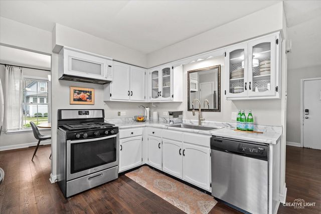 1022 E Jefferson Avenue, Wheaton, IL 60187