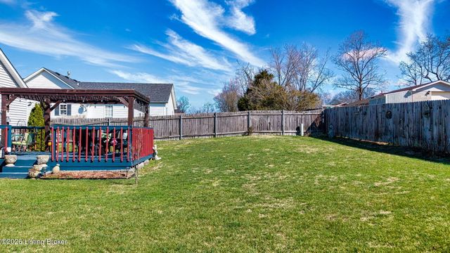 6510 Five Forks Dr, Pewee Valley, KY 40056