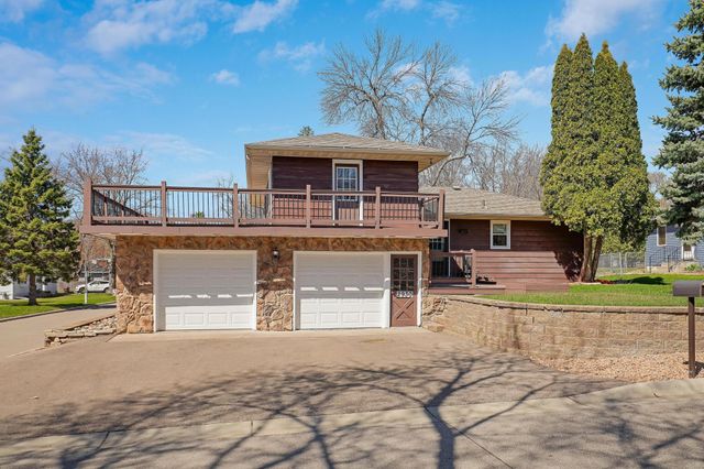 2930 Bay Street, Minnetonka, MN 55391