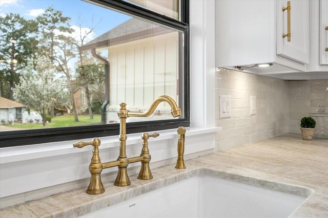 911 Augusta Drive, Lufkin, TX 75901