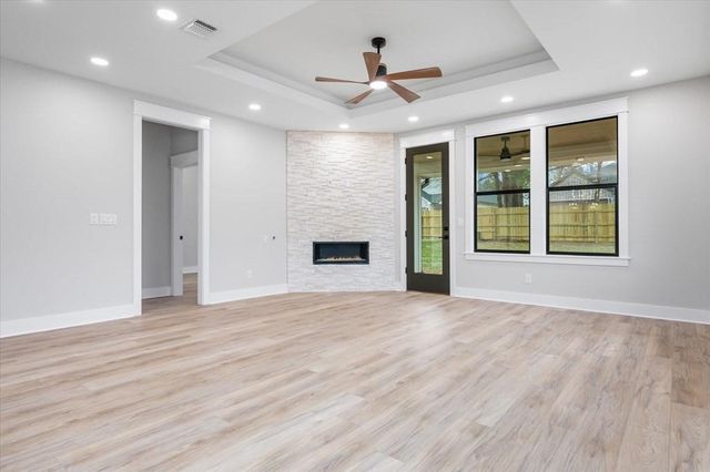 911 Augusta Drive, Lufkin, TX 75901