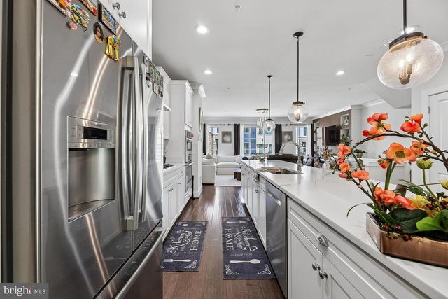 2865 LOWEN VALLEY RD, Alexandria, VA 22303