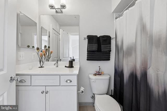 2865 LOWEN VALLEY RD, Alexandria, VA 22303
