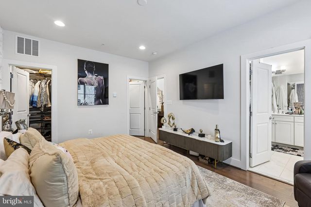 2865 LOWEN VALLEY RD, Alexandria, VA 22303