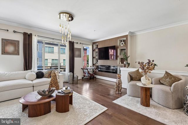 2865 LOWEN VALLEY RD, Alexandria, VA 22303