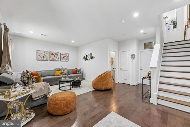 2865 LOWEN VALLEY RD, Alexandria, VA 22303