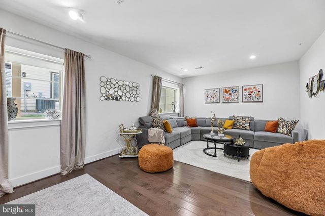 2865 LOWEN VALLEY RD, Alexandria, VA 22303