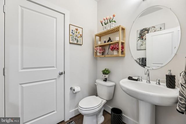 2865 LOWEN VALLEY RD, Alexandria, VA 22303