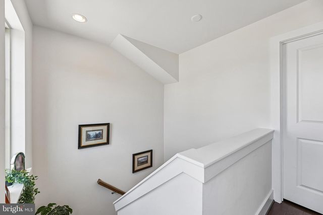 2865 LOWEN VALLEY RD, Alexandria, VA 22303