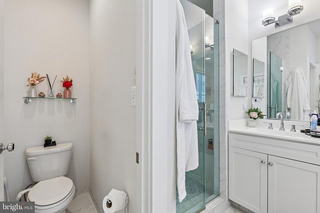 2865 LOWEN VALLEY RD, Alexandria, VA 22303