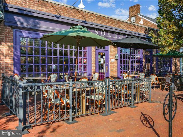 2865 LOWEN VALLEY RD, Alexandria, VA 22303