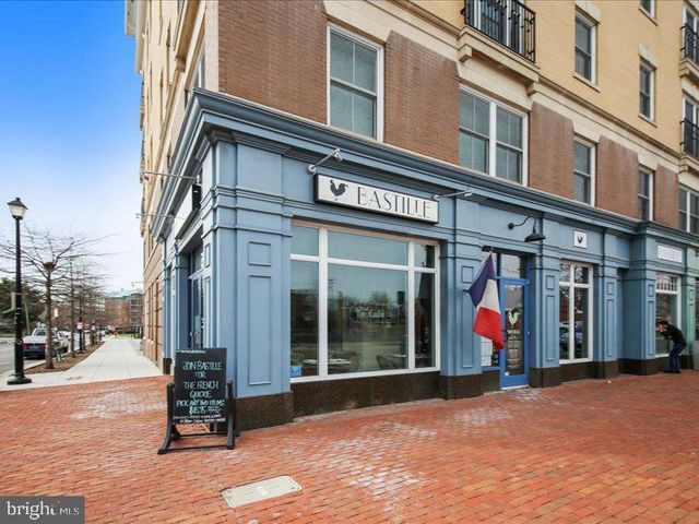 2865 LOWEN VALLEY RD, Alexandria, VA 22303