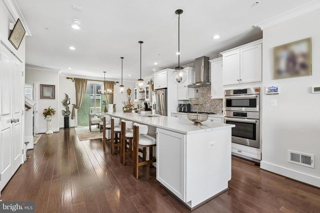 2865 LOWEN VALLEY RD, Alexandria, VA 22303