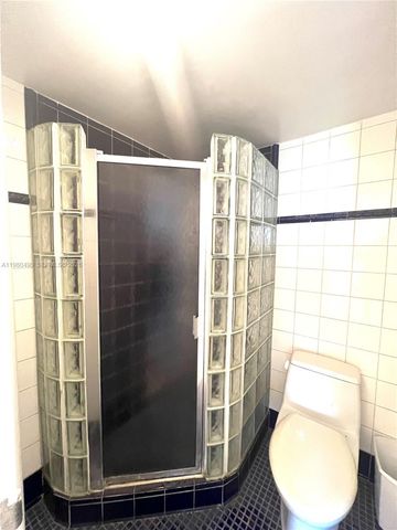 3475 N Country Club Dr 716, Aventura, FL 33180