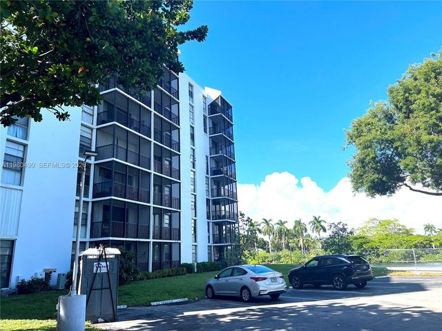 3475 N Country Club Dr 716, Aventura, FL 33180