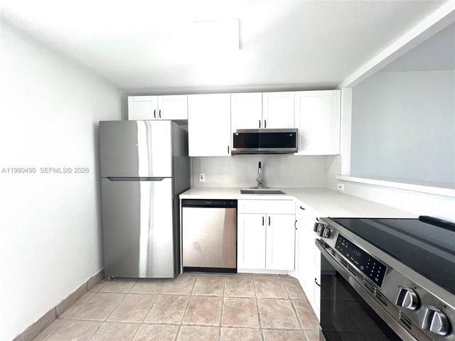 3475 N Country Club Dr 716, Aventura, FL 33180