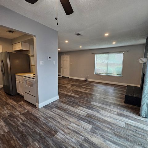 3931 N Garland Avenue 4, Garland, TX 75040