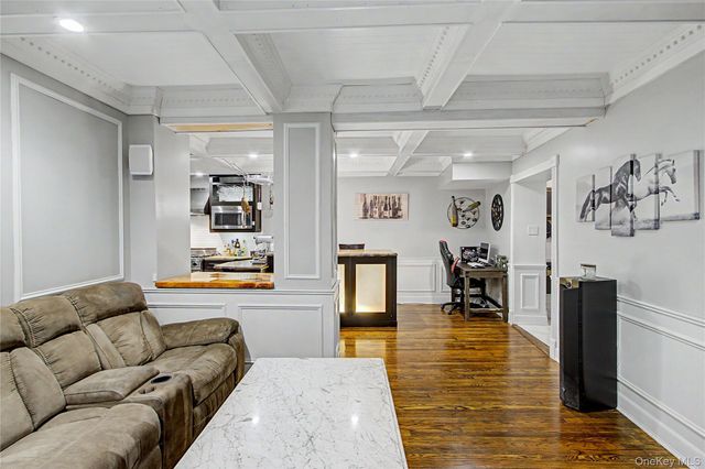 45 W Pondfield Road LL2, Bronxville, NY 10708