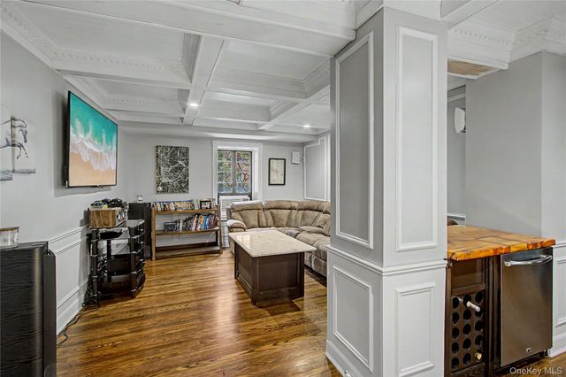45 W Pondfield Road LL2, Bronxville, NY 10708