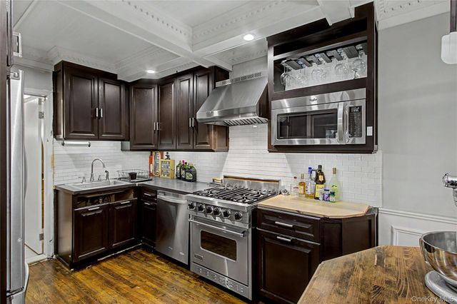 45 W Pondfield Road LL2, Bronxville, NY 10708