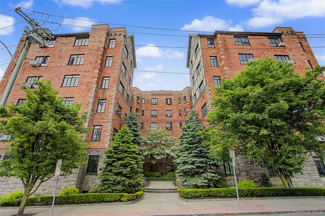 45 W Pondfield Road LL2, Bronxville, NY 10708