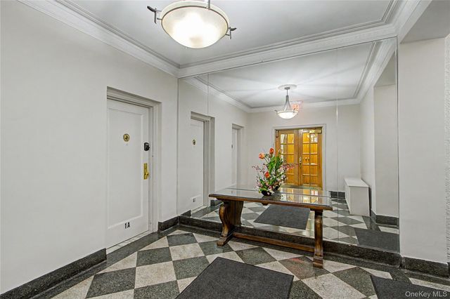 45 W Pondfield Road LL2, Bronxville, NY 10708