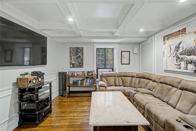 45 W Pondfield Road LL2, Bronxville, NY 10708
