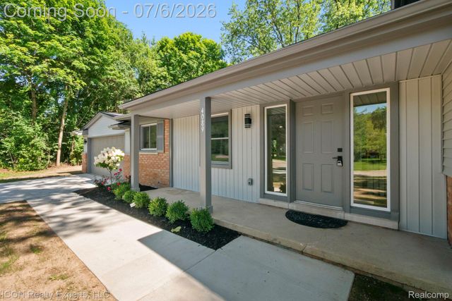 4089 Aberdeen Court, West Bloomfield Charter Township, MI 48323